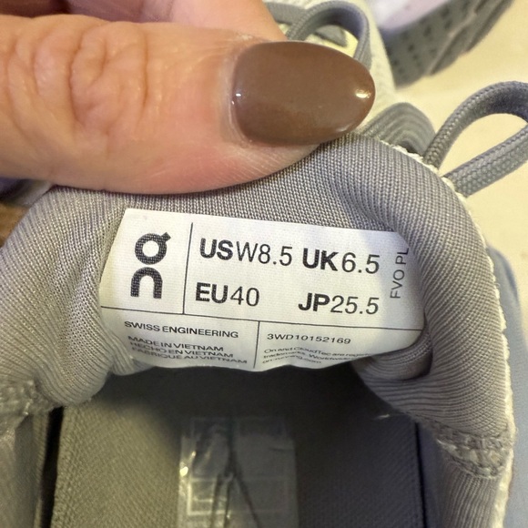 On Running Women's Sneakers - White and Light Pink - Picture 10 of 10